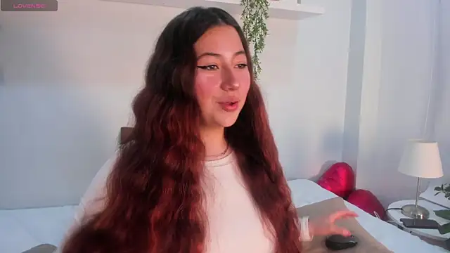 Nicolle Evanss  online show from 21, 4, 2026