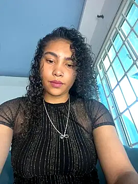 Snapshot of SophieD chatting on 19, 11, 2025 SophieD online show from 19, 11, 2025