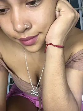 Snapshot of SophieD chatting on 21, 11, 2025 SophieD online show from 21, 11, 2025