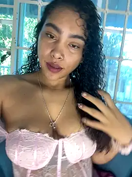 Snapshot of SophieD chatting on 4, 12, 2025 SophieD online show from 4, 12, 2025