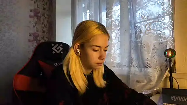 Witching Moon online show from 10, 11, 2025