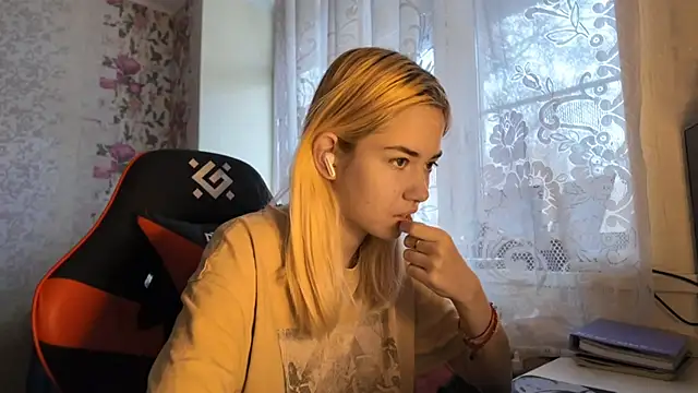 Witching Moon online show from 13, 11, 2025