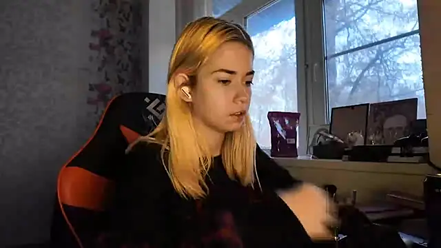 Witching Moon online show from 24, 11, 2025