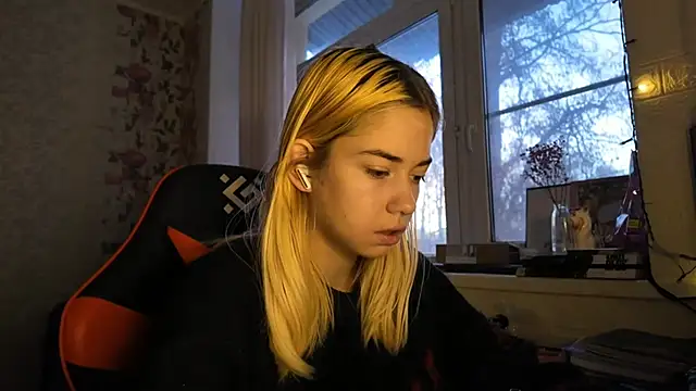 Witching Moon online show from 15, 12, 2025