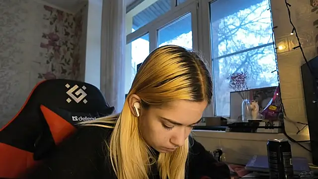 Witching Moon online show from 17, 12, 2025