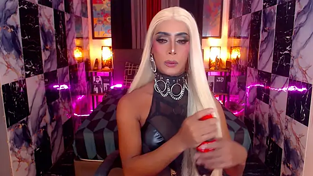 Snapshot of SeductiveAshleyTS chatting on 6, 11, 2025 SeductiveAshleyTS online show from 6, 11, 2025