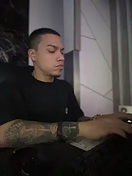 Snapshot of AlphaMasterXxx chatting on 28, 11, 2025 AlphaMasterXxx online show from 28, 11, 2025