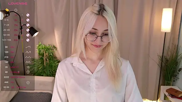 Snapshot of Marry_sharp chatting on 21, 10, 2025 Marry sharp online show from 21, 10, 2025