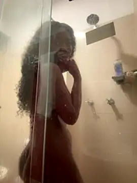 EmilyKisx online show from 17, 12, 2025