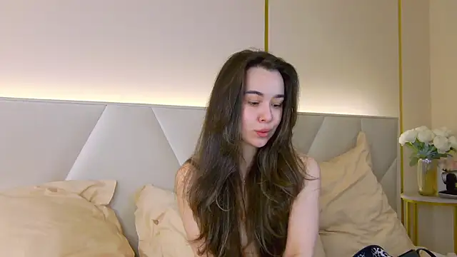 Snapshot of MiaMarlow chatting on 7, 11, 2025 MiaMarlow online show from 7, 11, 2025