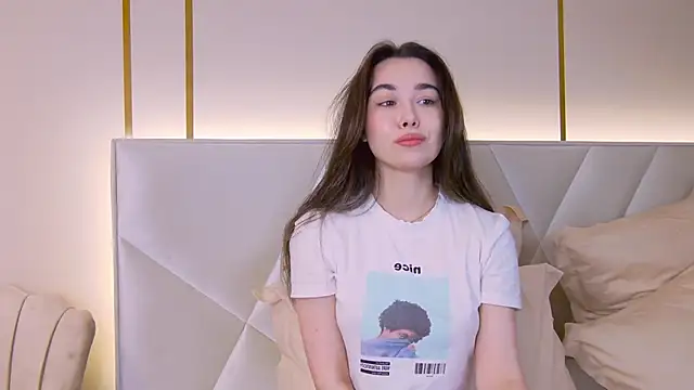 Snapshot of MiaMarlow chatting on 10, 11, 2025 MiaMarlow online show from 10, 11, 2025