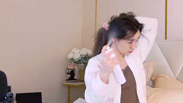 Snapshot of MiaMarlow chatting on 16, 11, 2025 MiaMarlow online show from 16, 11, 2025