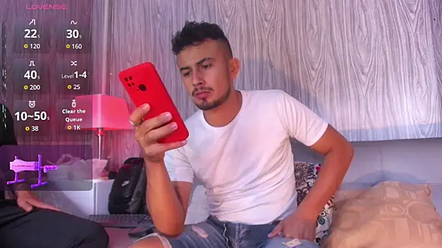 Valentiinoss online show from 10, 10, 2025