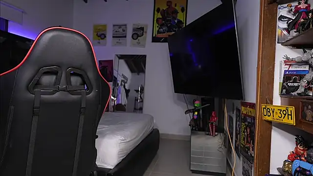 logan hugh8 online show from 16, 3, 2026