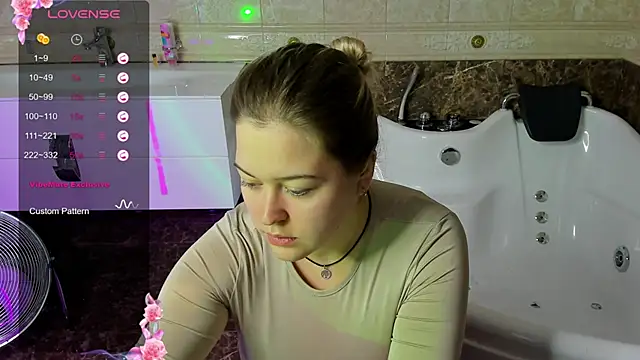 HelenHartt online show from 10, 11, 2025