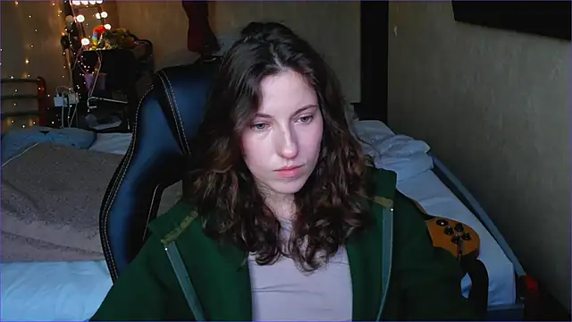 Snapshot of Agata_in_Wonderland chatting on 4, 11, 2025 Agata in Wonderland online show from 4, 11, 2025