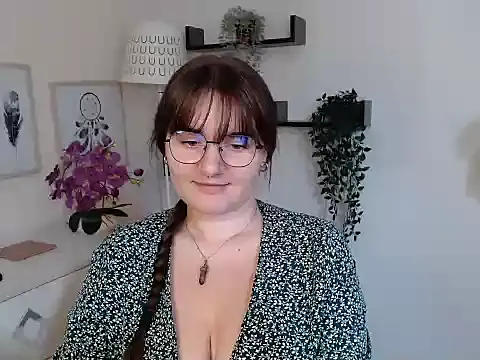 Julie Diamond online show from 19, 9, 2025