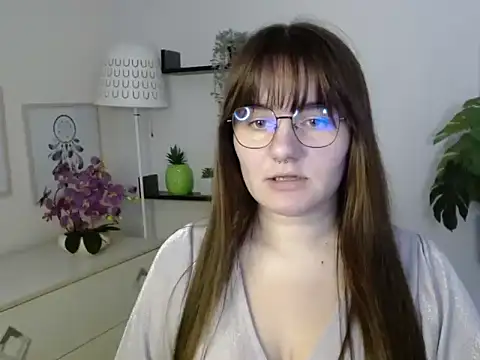 Julie Diamond online show from 18, 11, 2025