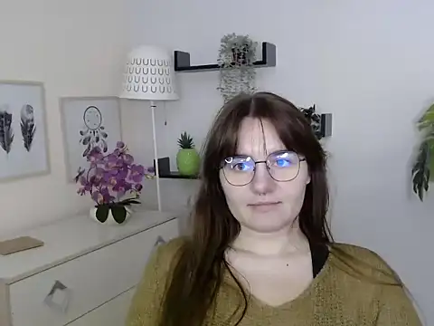 Julie Diamond online show from 26, 11, 2025