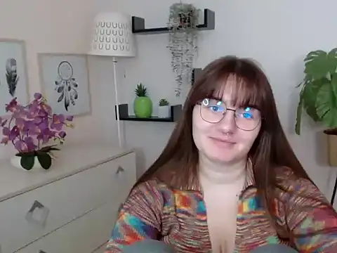 Julie Diamond online show from 28, 11, 2025