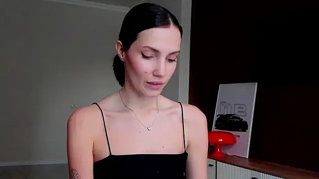 AdeleShinemm online show from 14, 11, 2025