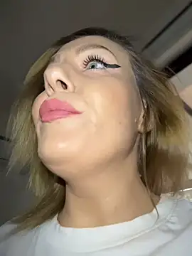 emmasweett11 online show from 11, 4, 2026