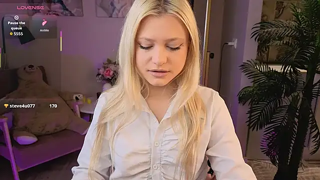 Millie Vanillies online show from 3, 10, 2025