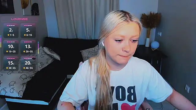 Millie Vanillies online show from 5, 12, 2025