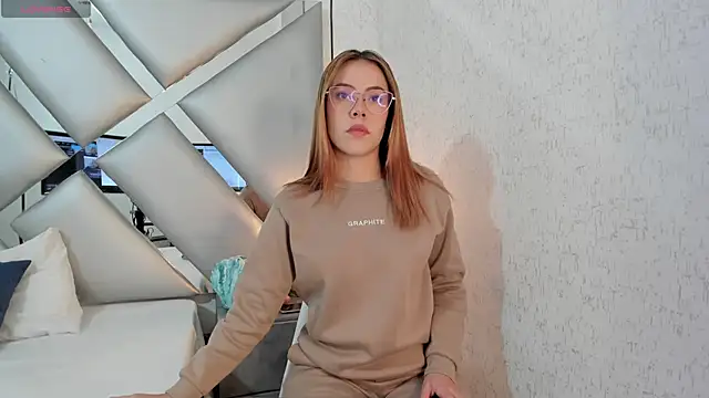 CRISTALEVANS VC online show from 17, 9, 2025