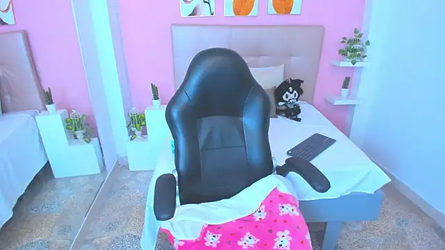 Miku Kita online show from 14, 9, 2025