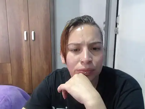 cloequeen15 online show from 13, 11, 2025