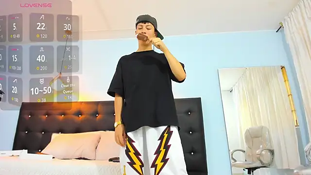 Snapshot of Abraham_horny18 chatting on 22, 10, 2025 Abraham horny18 online show from 22, 10, 2025