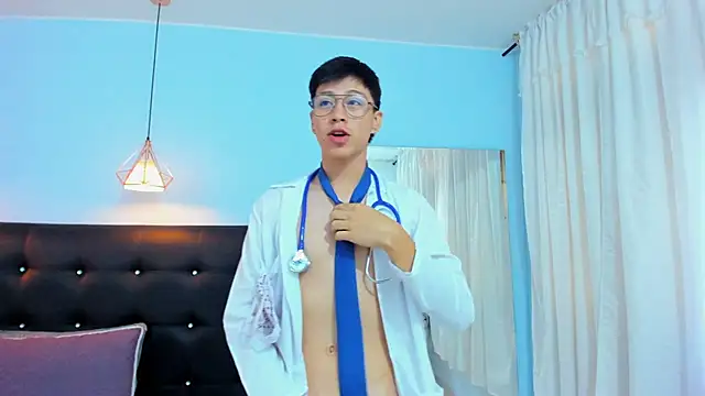 Snapshot of Abraham_horny18 chatting on 31, 10, 2025 Abraham horny18 online show from 31, 10, 2025