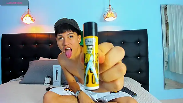 Snapshot of Abraham_horny18 chatting on 3, 11, 2025 Abraham horny18 online show from 3, 11, 2025