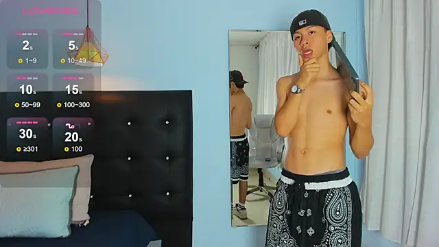 Snapshot of Abraham_horny18 chatting on 4, 11, 2025 Abraham horny18 online show from 4, 11, 2025