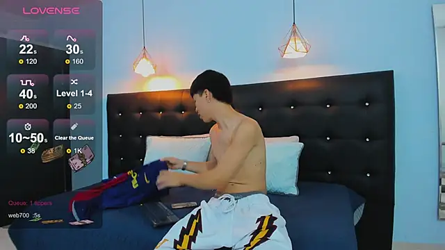 Snapshot of Abraham_horny18 chatting on 8, 11, 2025 Abraham horny18 online show from 8, 11, 2025