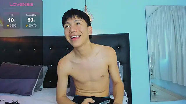 Snapshot of Abraham_horny18 chatting on 11, 11, 2025 Abraham horny18 online show from 11, 11, 2025