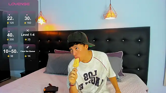 Snapshot of Abraham_horny18 chatting on 18, 11, 2025 Abraham horny18 online show from 18, 11, 2025