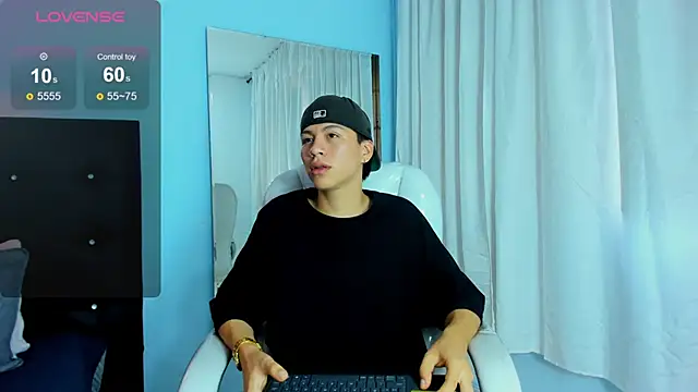 Snapshot of Abraham_horny18 chatting on 21, 11, 2025 Abraham horny18 online show from 21, 11, 2025