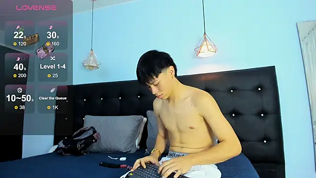 Snapshot of Abraham_horny18 chatting on 2, 12, 2025 Abraham horny18 online show from 2, 12, 2025