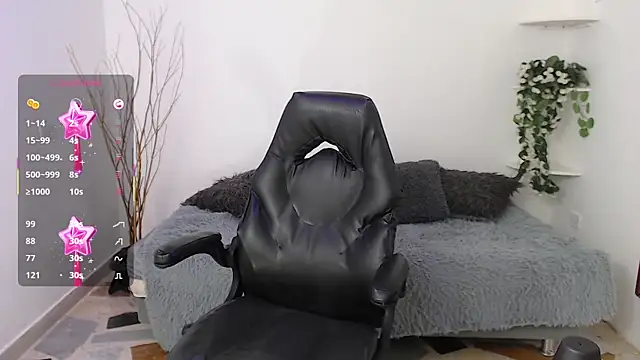 LiaGlow online show from 13, 11, 2025