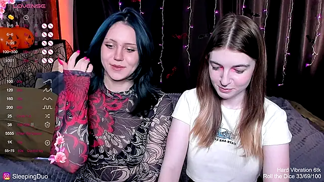 Snapshot of Threesomebabes chatting on 22, 10, 2025 Threesomebabes online show from 22, 10, 2025