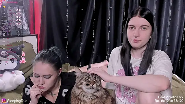 Snapshot of Threesomebabes chatting on 3, 2, 2026 Threesomebabes online show from 3, 2, 2026