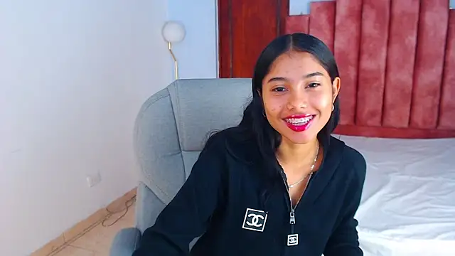 Snapshot of Milaa_Star_ chatting on 9, 10, 2025 Milaa Star online show from 9, 10, 2025
