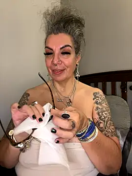 dieseldame1313 online show from 3, 11, 2025