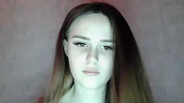 SweetLoraa online show from 28, 3, 2026