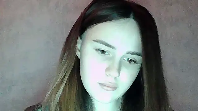 SweetLoraa online show from 12, 4, 2026