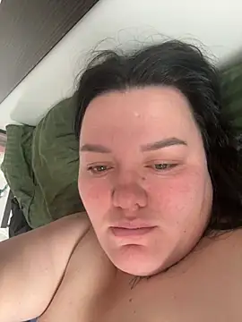 Snapshot of SunnyLeila2101 chatting on 31, 10, 2025 SunnyLeila2101 online show from 31, 10, 2025