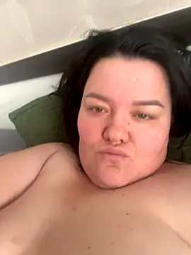 Snapshot of SunnyLeila2101 chatting on 2, 11, 2025 SunnyLeila2101 online show from 2, 11, 2025