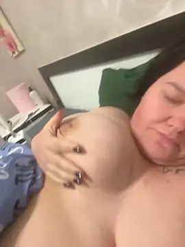 Snapshot of SunnyLeila2101 chatting on 2, 11, 2025 SunnyLeila2101 online show from 2, 11, 2025